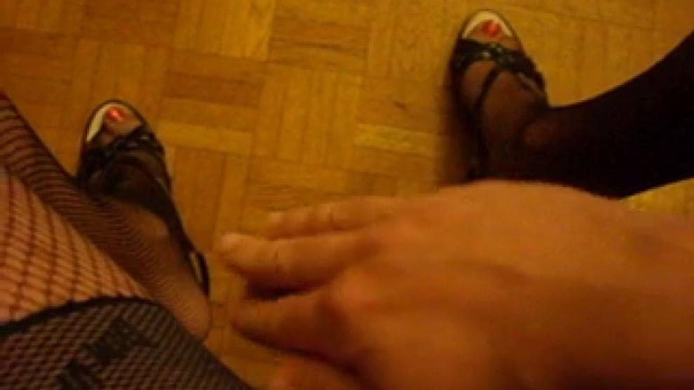 Du Sperme Sur Mes Bas Et Mes Talons Porn Videos