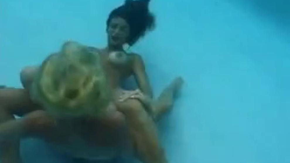 Sex unterwasser Underwater Porn